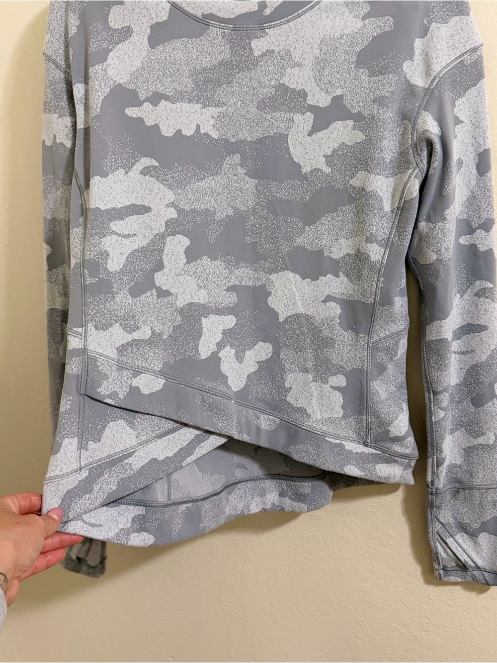 Lululemon Camo Close To Crossing Rulu Long Sleeve Shirt Crossover Gray Size 8 - Picture 5 of 10